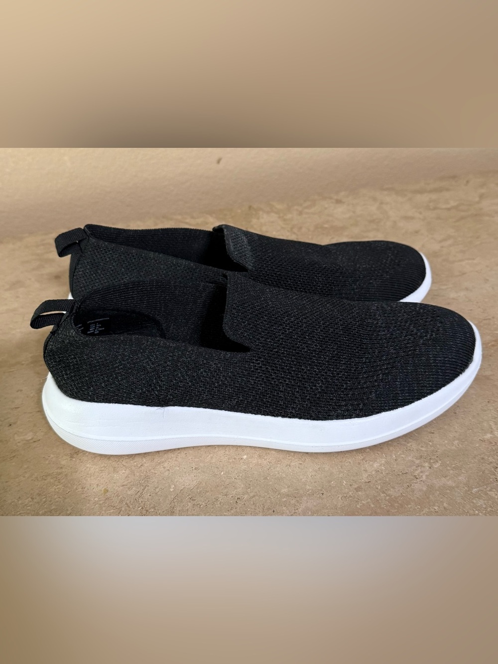 Women's Athletic Works Slip-On Fashion Sneakers Size (8)